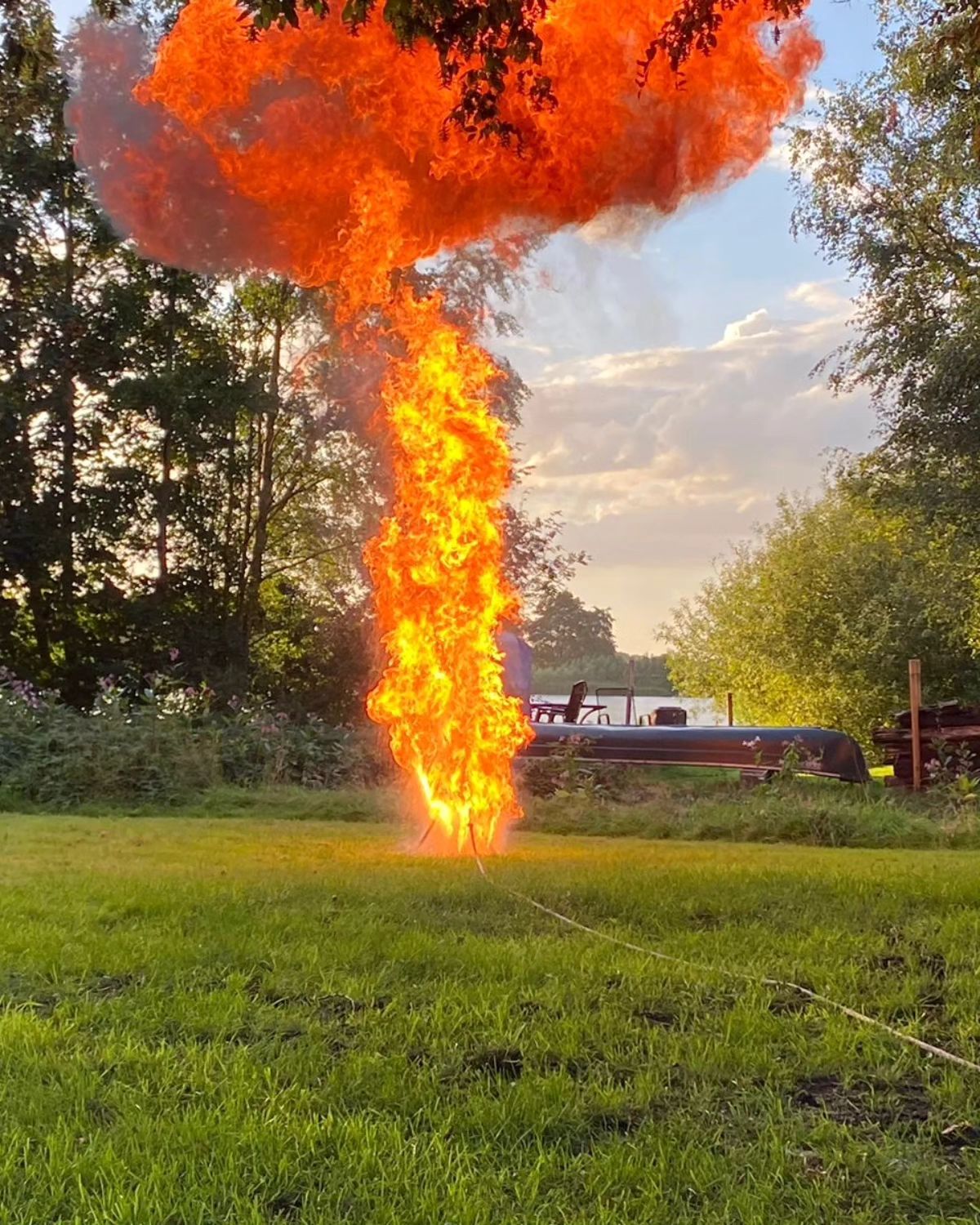 Fettbrand Explosion im Freien
